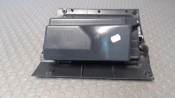 Foto: HANDSCHUHFACH eines Opel Meriva 1.6 16V Easytronic