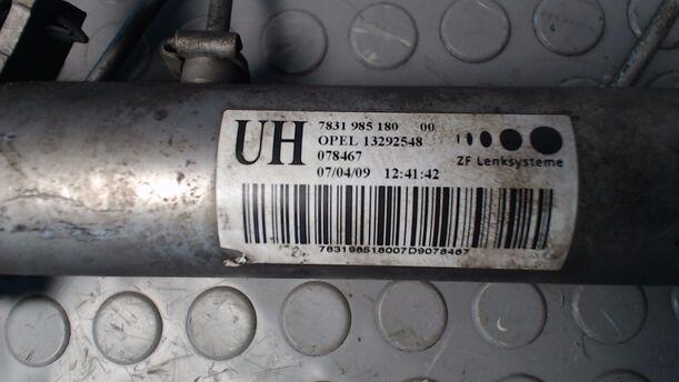 Foto: SERVOLENKUNG eines Opel Zafira 1.8 XLi
