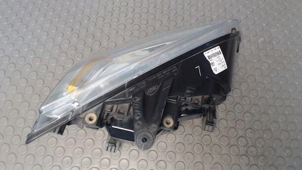Foto: SCHEINWERFER LINKS eines Ford Focus Turnier 1.8 TS