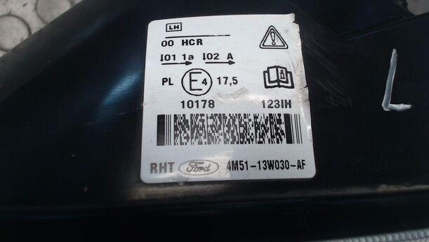 Foto: SCHEINWERFER LINKS eines Ford Focus Turnier 1.8 TS