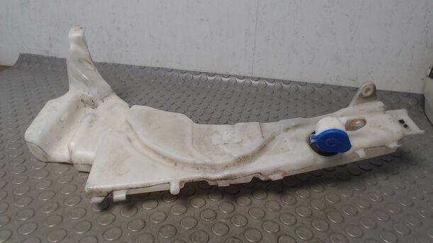 Foto: SCHEIBENWASCHBEHÄLTER eines Ford Focus Turnier 1.8 TS