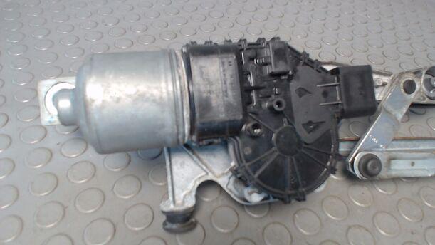 Foto: SCHEIBENWISCHERMOTOR VORN eines Ford Focus Turnier 1.8 TS