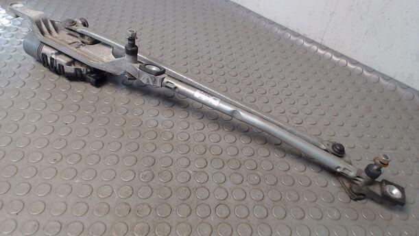 Foto: SCHEIBENWISCHERMOTOR VORN eines Ford Focus Turnier 1.8 TS