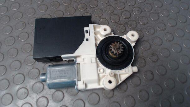 Foto: FENSTERHEBERMOTOR VORN LINKS eines Ford Focus Turnier 1.8 TS