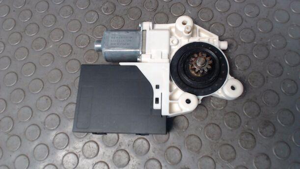 Foto: FENSTERHEBERMOTOR VORN RECHTS eines Ford Focus Turnier 1.8 TS
