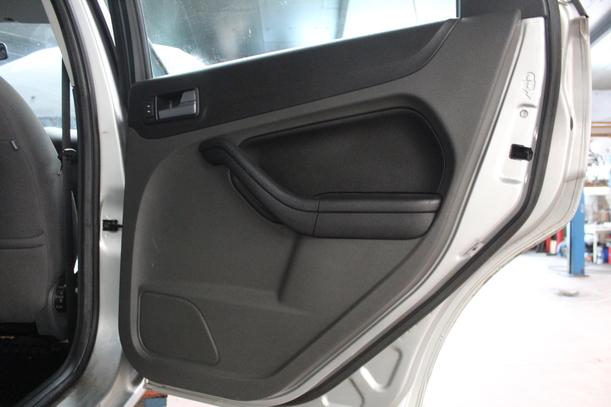 Foto: TÜR HINTEN RECHTS ( VOR FACELIFT ) eines Ford Focus Turnier 1.8 TS