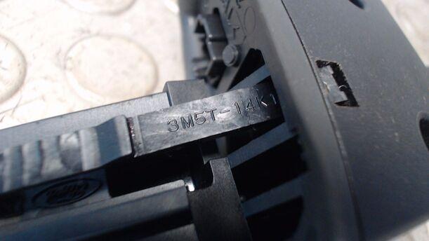 Foto: SCHALTER RADIOBEDIENUNG eines Ford Focus Turnier 1.8 TS