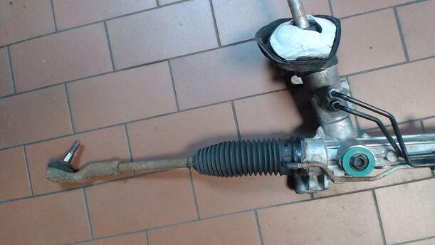 Foto: SERVOLENKUNG eines Ford Focus Turnier 1.8 TS