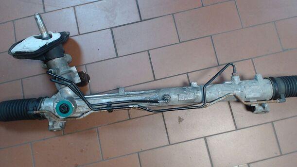 Foto: SERVOLENKUNG eines Ford Focus Turnier 1.8 TS