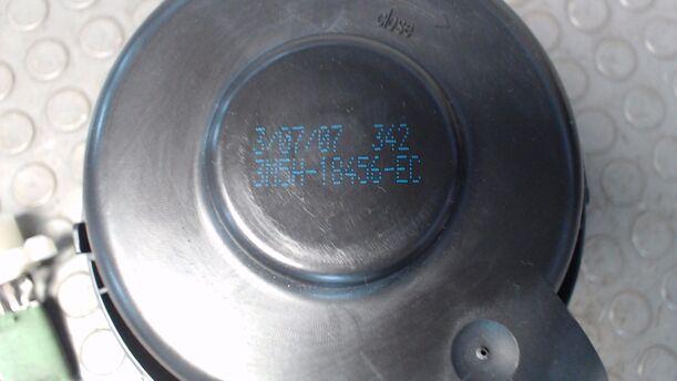 Foto: HEIZUNGSGEBLÄSE eines Ford Focus Turnier 1.8 TS