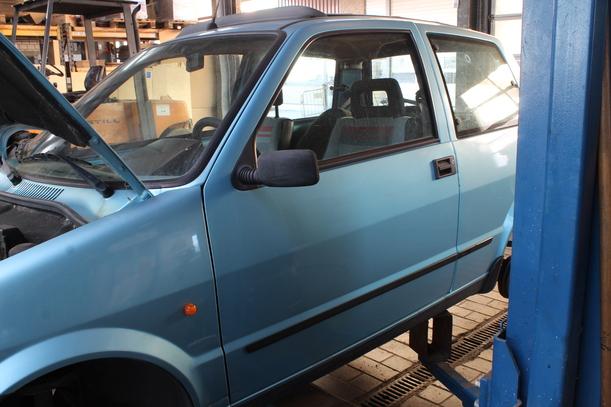Foto: TÜR VORN LINKS eines Fiat Cinquecento 0.9 i.e.