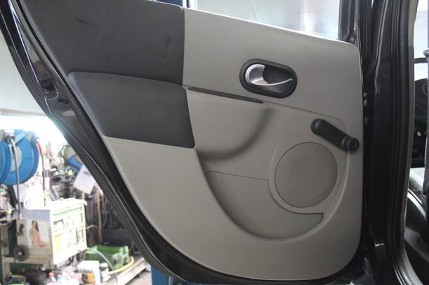 Foto: TÜR HINTEN LINKS eines Renault Modus 1.2 16V