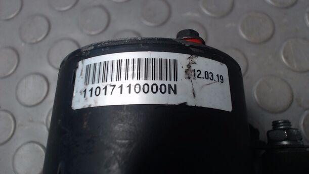 Foto: ANLASSER / STARTER (ZUBEHÖR) eines BMW 520i Sport