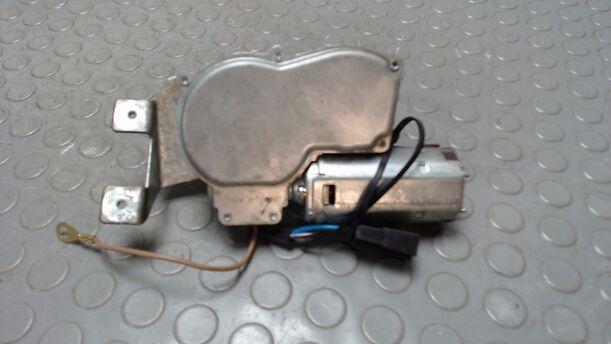 Foto: SCHEIBENWISCHERMOTOR HINTEN eines Opel Corsa LS
