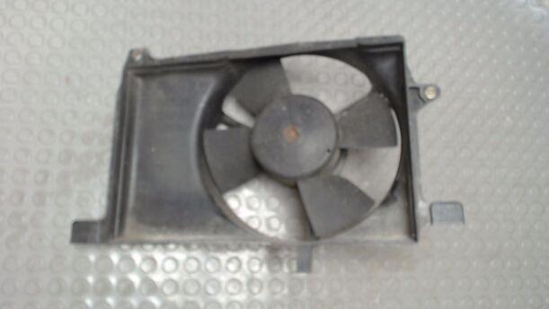 Foto: ELEKTROLÜFTER eines Opel Corsa LS