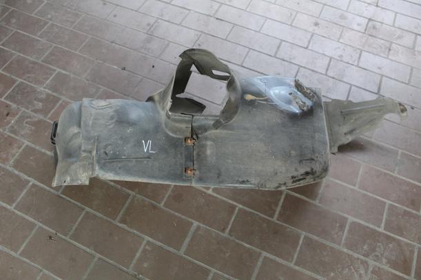Foto: INNENRADHAUS VORN LINKS eines Mercedes-Benz A 140