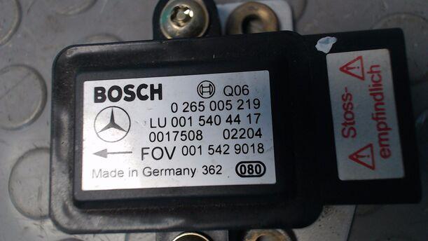 Foto: DREHRATENSENSOR/ QUERBESCHLEUNIGUNGSSENSOR eines Mercedes-Benz A 140 Fun