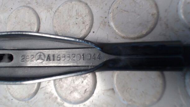 Foto: SCHEIBENWISCHERARM HINTEN eines Mercedes-Benz A 140 Fun