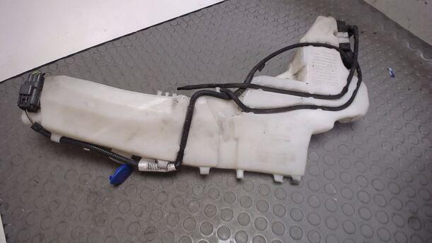 Foto: SCHEIBENWASCHBEHÄLTER (Facelift) eines Ford Focus Turnier 1.6 TDCi DPF