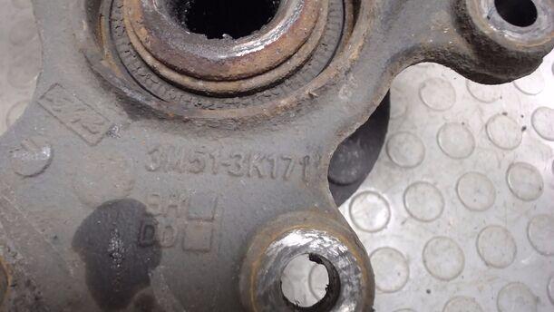 Foto: ACHSSCHENKEL VORN LINKS eines Ford Focus Turnier 1.6 TDCi DPF Fun