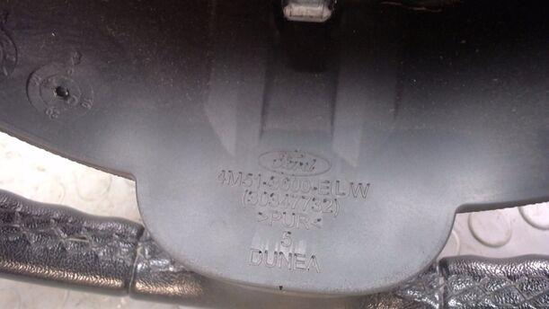 Foto: LEDERLENKRAD ( OHNE AIRBAG ) eines Ford Focus Turnier 1.6 TDCi DPF Fun