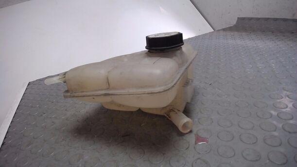 Foto: AUSGLEICHSBEHÄLTER eines Ford Focus Turnier 1.6 TDCi DPF