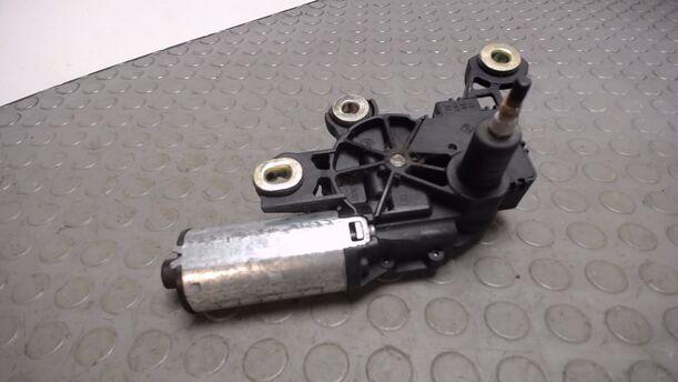 Foto: SCHEIBENWISCHERMOTOR HINTEN eines VW Passat Variant 1.8 5V GLX