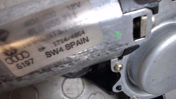 Foto: SCHEIBENWISCHERMOTOR HINTEN eines VW Passat Variant 1.8 5V GLX