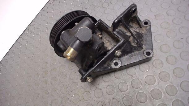 Foto: PUMPE SERVOLENKUNG eines Ford Fiesta XLi