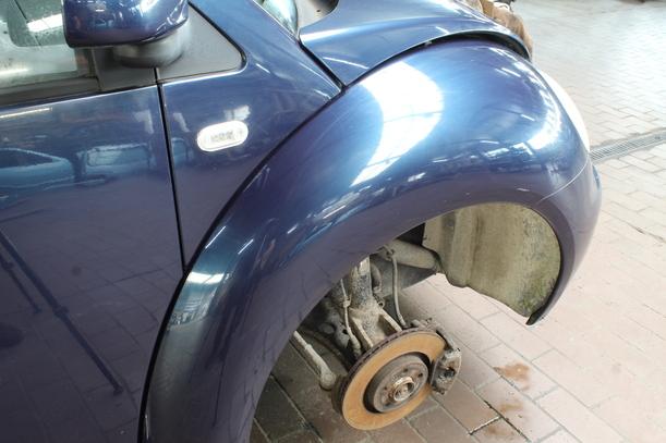 Foto: KOTFLÜGEL VORN RECHTS eines VW New Beetle 1.9 TDI