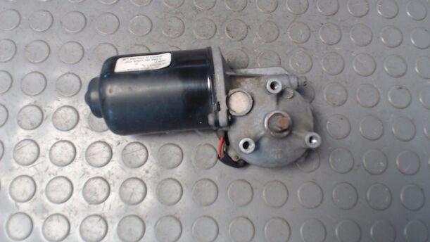 Foto: SCHEIBENWISCHERMOTOR VORN eines VW New Beetle 1.9 TDI