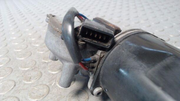 Foto: SCHEIBENWISCHERMOTOR VORN eines VW New Beetle 1.9 TDI