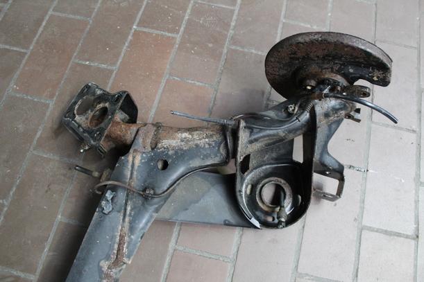 Foto: HINTERACHSE eines VW New Beetle 1.9 TDI
