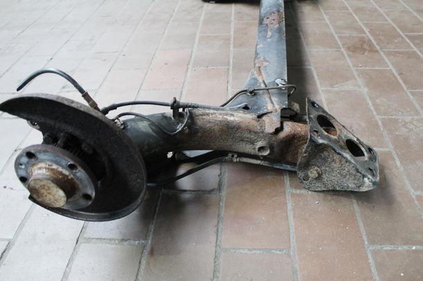 Foto: HINTERACHSE eines VW New Beetle 1.9 TDI