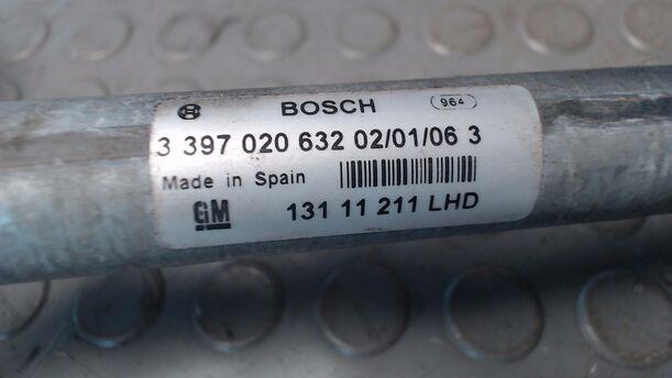 Foto: SCHEIBENWISCHERMOTOR VORN eines Opel Astra 1.7 CDTI Caravan Sport