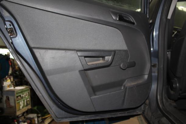 Foto: TÜR HINTEN LINKS eines Opel Astra 1.7 CDTI Caravan