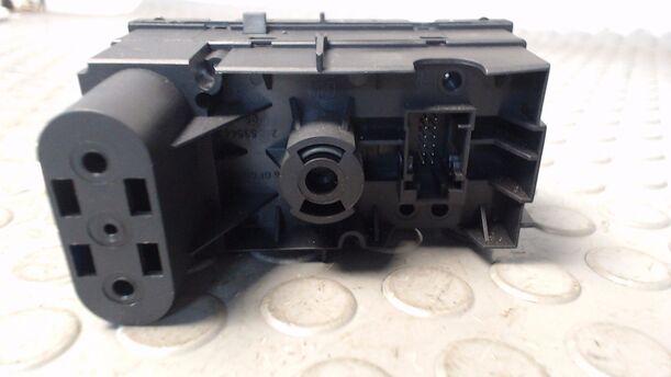 Foto: LICHTSCHALTER eines Opel Astra 1.7 CDTI Caravan Sport