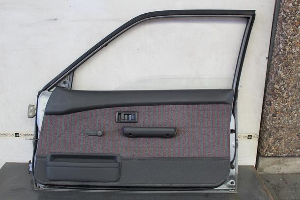 Foto: TÜR RECHTS (E9 Compact) eines Toyota Corolla 1.3 XLi