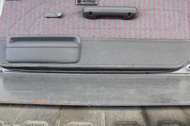 Foto: TÜR RECHTS (E9 Compact) eines Toyota Corolla 1.3 XLi