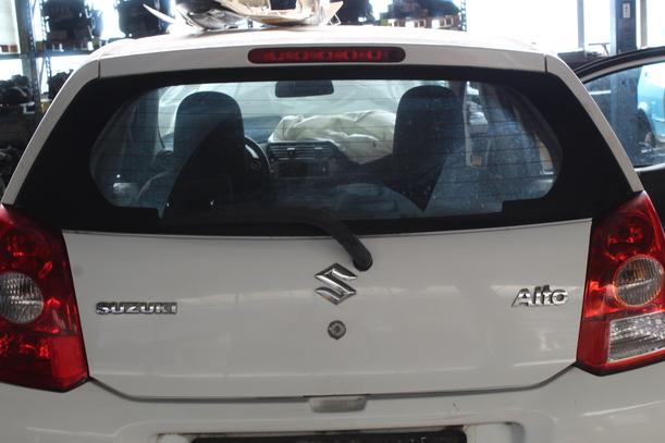 Foto: HECKKLAPPE/ HECKDECKEL eines Suzuki Alto 1.0