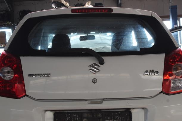 Foto: HECKKLAPPE/ HECKDECKEL eines Suzuki Alto 1.0