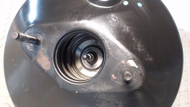 Foto: BREMSKRAFTVERSTÄRKER eines Suzuki Alto 1.0 Sport