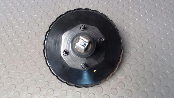 Foto: BREMSKRAFTVERSTÄRKER eines Suzuki Alto 1.0 Sport