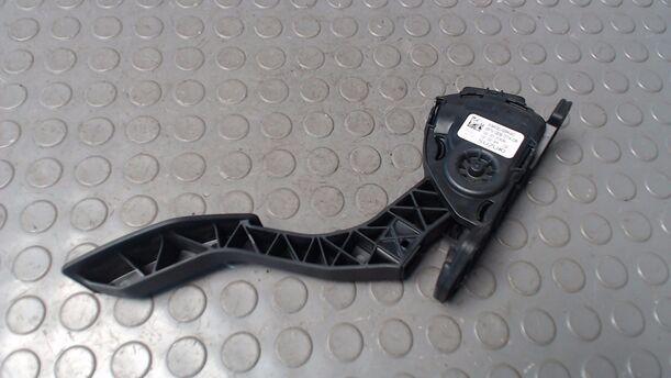 Foto: GASPEDAL eines Suzuki Alto 1.0 Sport