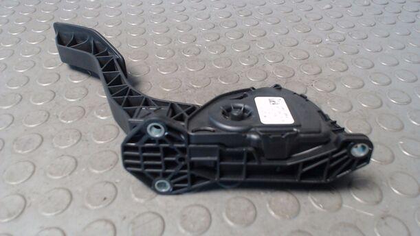 Foto: GASPEDAL eines Suzuki Alto 1.0 Sport