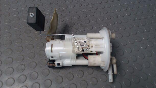 Foto: KRAFTSTOFFPUMPE eines Suzuki Alto 1.0 Sport