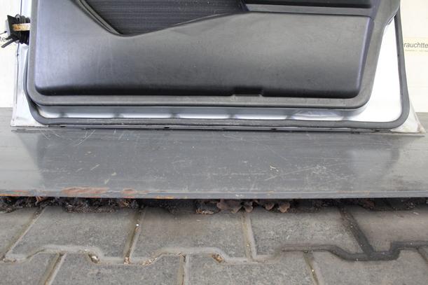 Foto: TÜR VORN RECHTS eines Mercedes-Benz 200