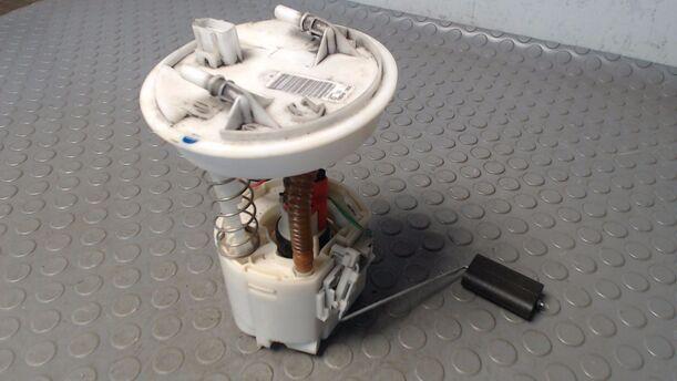 Foto: KRAFTSTOFFPUMPE eines Ford Fiesta 1.6 Sport