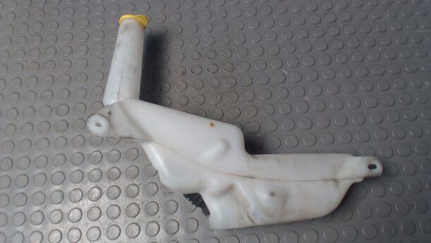Foto: SCHEIBENWASCHBEHÄLTER eines Opel Astra Cabrio 1.8 16V