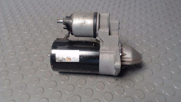 Foto: ANLASSER / STARTER BOSCH eines Opel Astra Cabrio 1.8 16V